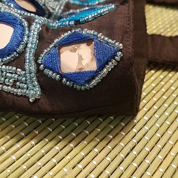 Cute mirrored and embroidered and beaded purse. - Picture 4 of 4